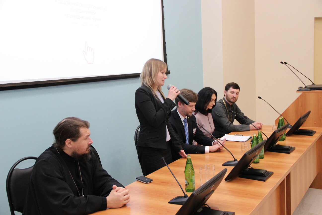 Участие в коллективном просмотре фильма о святых царственных страстотерпцах